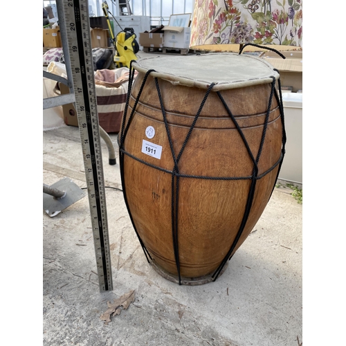 1911 - A VINTAGE WOODEN BONGO DRUM