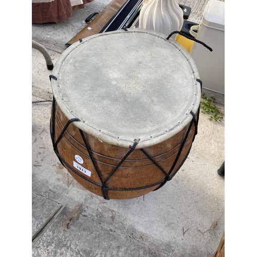 1911 - A VINTAGE WOODEN BONGO DRUM