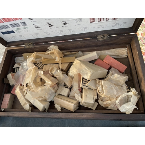 1913 - A WOODEN LOTT'S BRICKS ACCESSORIES BOX AND CONTENTS