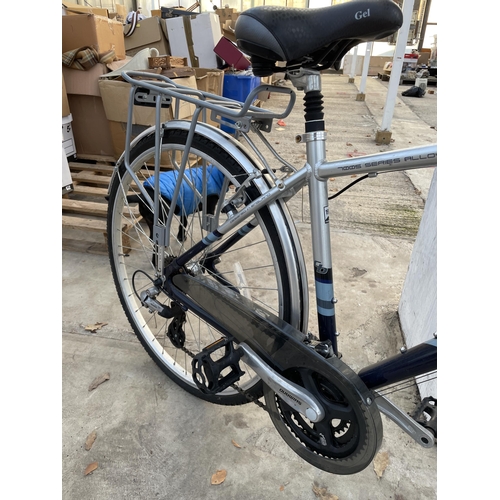 1962 - A CLAUD BUTLER ODYSSEY GENTS BIKE WITH FRONT SUSPENSION AND 21 SPEED SHIMANO GEAR SYSTEM