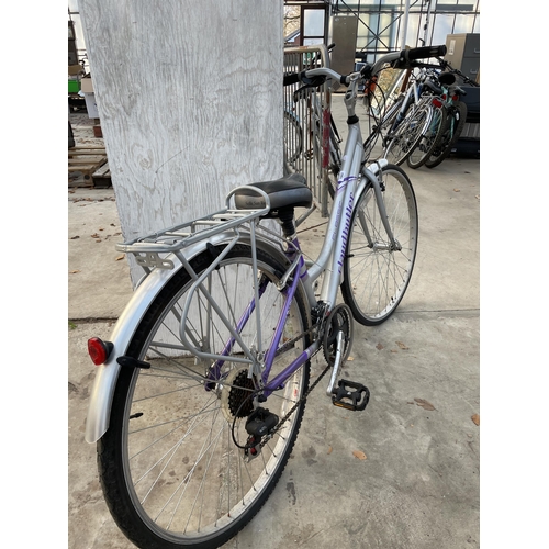 1963 - A CLAUD BUTLER CLASSIC LADIES BIKE WITH 21 SPEED SHIMANO GEAR SYSTEM