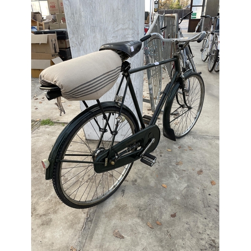 1964 - A VINTAGE GENTS RALEIGH BIKE WITH BROOKS SADDLE