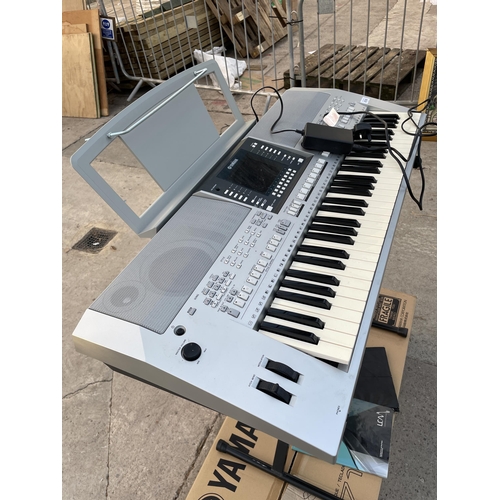 2038 - A YAMAHA ELECTRIC KEYBOARD WITH BOX