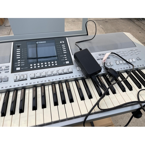 2038 - A YAMAHA ELECTRIC KEYBOARD WITH BOX