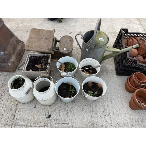 2073 - AN ASSORTMENT OF ITEMS TO INCLUDE A SET OF VINTAGE SCALES AND A GALVANISED WATERING CAN ETC