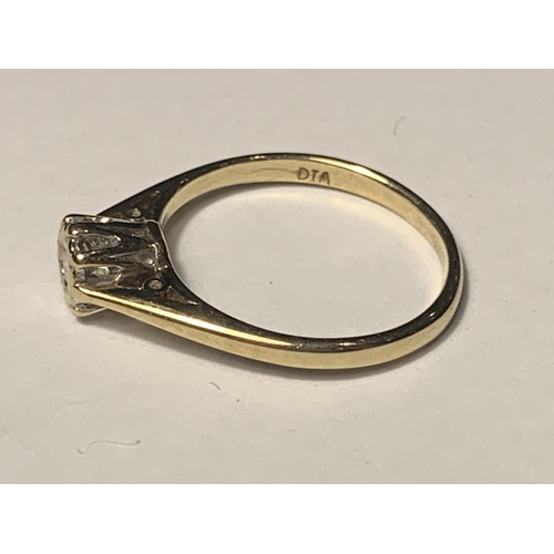 716 - A 9 CARAT GOLD RING WITH DIAMOND SOLITAIRE SIZE K