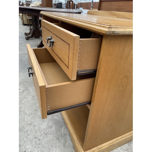 2899 - A CURTIS FURNITURE OAK WORK STATION, 43