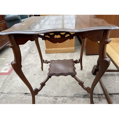 2900 - AN EDWARDIAN MAHOGANY TWO TIER CENTRE TABLE, 24