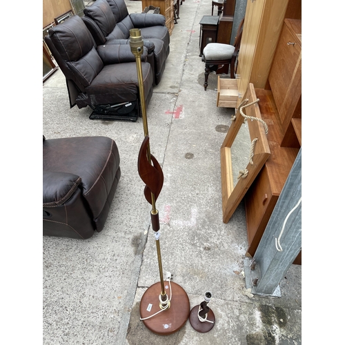 2909 - A RETRO TEAK AND BRASS STANDARD LAMP, SIMILAR TABLE LAMP