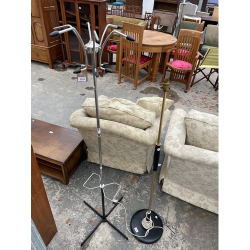 2910 - A RETRO CHROME AND BLACK METALWARE COAT STAND AND RETRO STANDARD LAMP