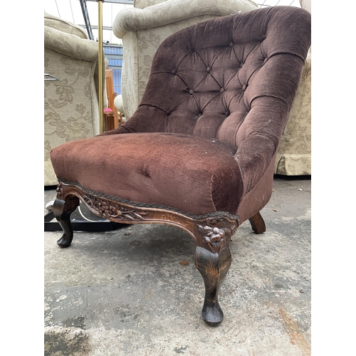 2911 - A VICTORIAN STYLE BEDROOM CHAIR