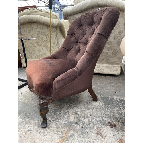 2911 - A VICTORIAN STYLE BEDROOM CHAIR