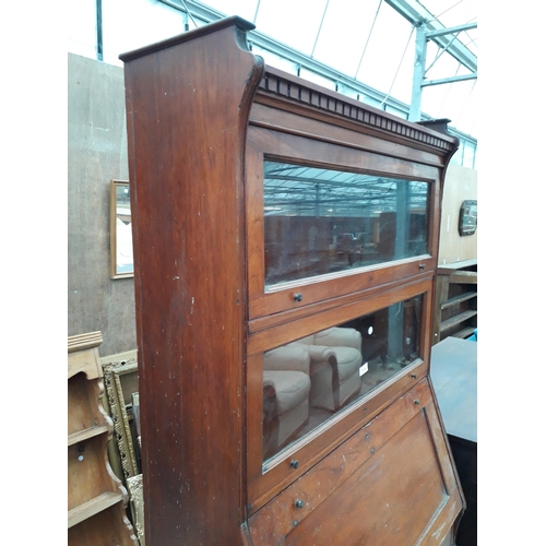 2918 - AN EDWARDIAN GLOBE WERNICKE STYLE BUREAU BOOKCASE WITH FITTED INTERIOR, SINGLE DRAWER, TWO SMALL AND... 