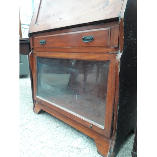 2918 - AN EDWARDIAN GLOBE WERNICKE STYLE BUREAU BOOKCASE WITH FITTED INTERIOR, SINGLE DRAWER, TWO SMALL AND... 