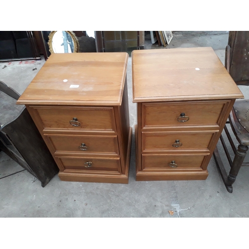 2924 - A PAIR OF MODERN PINE BEDSIDE CHESTS