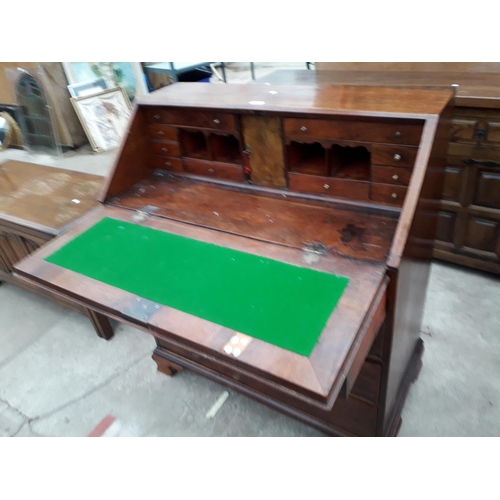 2928 - A GEORGE III MAHOGANY BUREAU WITH FITTED INTERIOR, FOUR GRADUATED DRAWERS TO BASE, 38