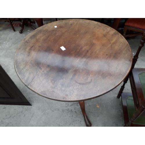 2935 - A GEORGE III MAHOGANY TILT-TOP SWIVEL TRIPOD TABLE, 31