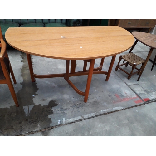 2943 - A RETRO TEAK GATELEG DINING TABLE, 54.5 X 44