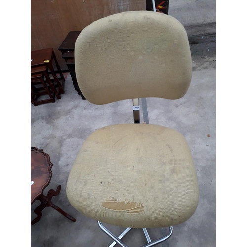 2954 - A RETRO HIGH SWIVEL CHAIR ON CHROME BASE