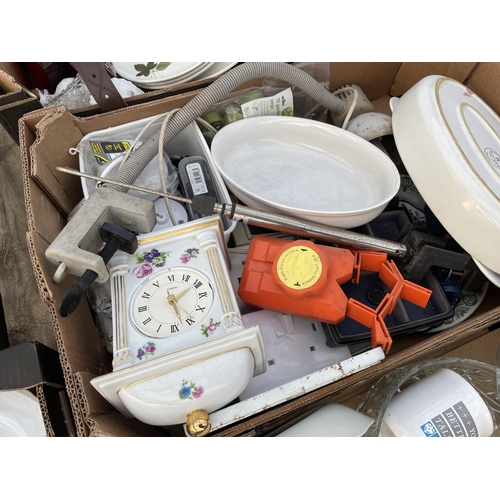 2325 - AN ASSORTMENT OF HOUSEHOLD CLEARANCE ITEMS TO INCLUDE CERAMICS AND GLASS WARE ETC