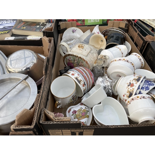 2326 - AN ASSORTMENT OF HOUSEHOLD CLEARANCE ITEMS TO INCLUDE CERAMICS AND GLASS WARE ETC