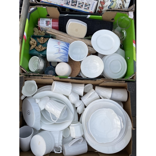 2328 - AN ASSORTMENT OF HOUSEHOLD CLEARANCE ITEMS TO INCLUDE CERAMICS AND GLASS WARE ETC