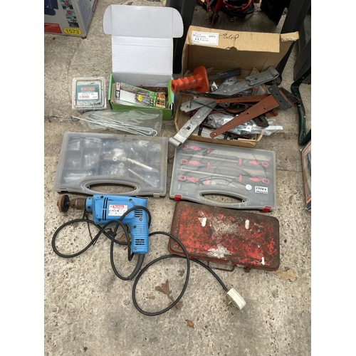 2308G - AN ASSORTMENT OF TOOLS AND HARDWARE TO INCLUDE A MAKITA DRILL, ETC