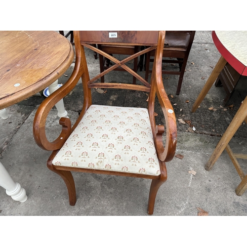 2975 - A MODERN OVAL PINE EXTENDING DINING TABLE, 50 X 39