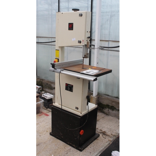 1 - AXMINSTER WHITE FLOOR STANDING BAND SAW  NO VAT