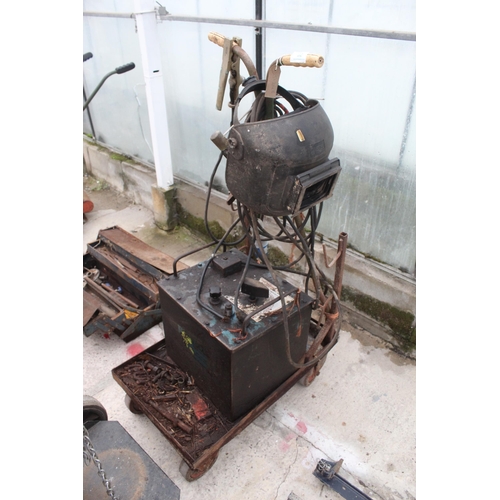 32 - OIL COOLED ELECTRIC WELDER - NO VAT