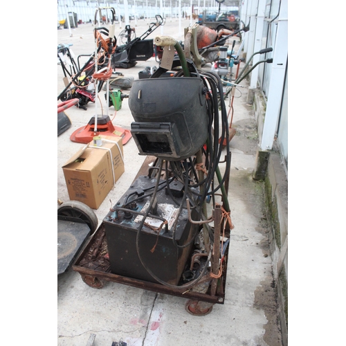 32 - OIL COOLED ELECTRIC WELDER - NO VAT