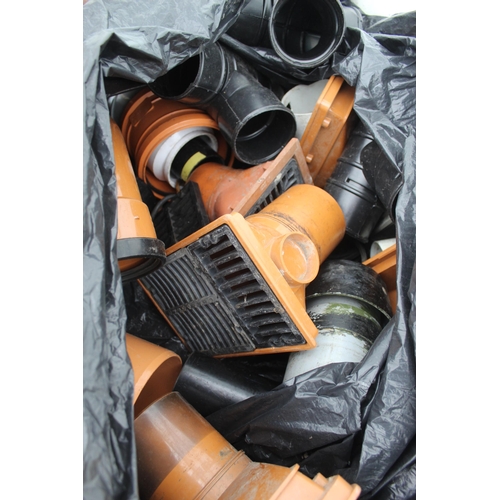 401 - BAG OF DRAIN PIPE FITTINGS  NO VAT