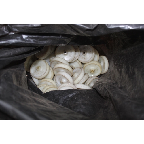 404 - BAG OF CASTORS  NO VAT