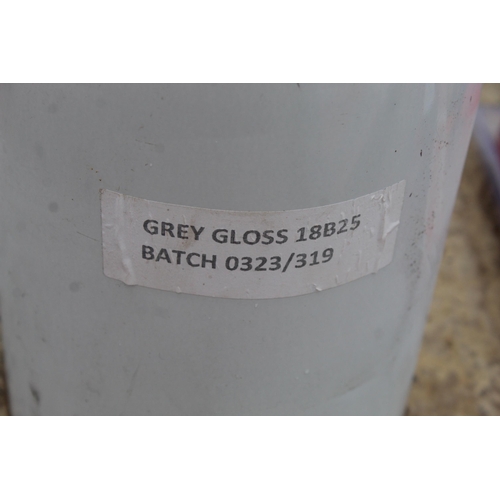 488 - 2 GREY GLOSS  + VAT