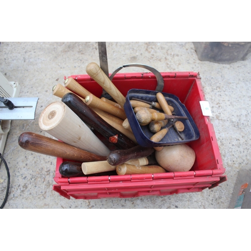 6 - LARGE QUANTITY OF WOOD TURNING TOOLS AND BOX  NO VAT