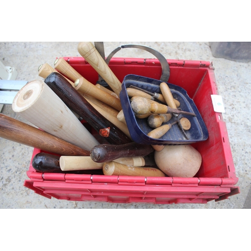 6 - LARGE QUANTITY OF WOOD TURNING TOOLS AND BOX  NO VAT