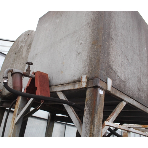 1067 - FUEL TANK ON STAND , 2500 LTR NO LEAKS+ VAT