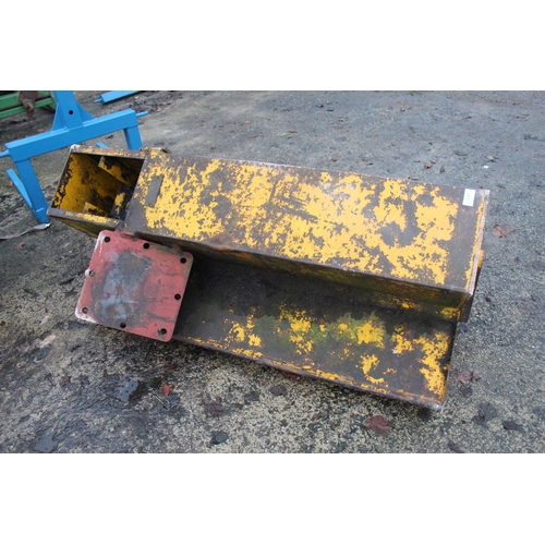 243 - HEDGE CUTTER HEAD  + VAT