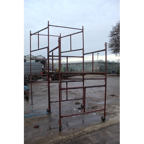 SECTIONAL SCAFFOLDING TOWER WITH INTERLOCKING STEEL TUBE FRAME AND ...