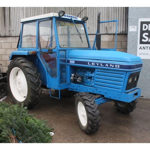 205 - 1972 LEYLAND 255  4WD TRACTOR GOOD RUNNER BRAKES IN NEED OF ATTENTION NO VAT