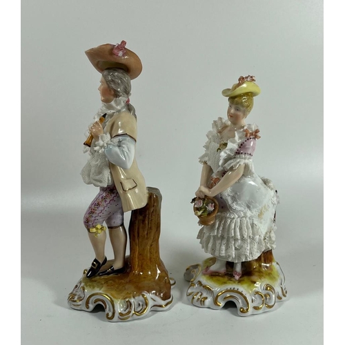 75 - A PAIR OF 19TH CENTURY VON SCHIERHOLZ DRESDEN LACE CONTINENTAL PORCELAIN FIGURES, HEIGHT 18CM