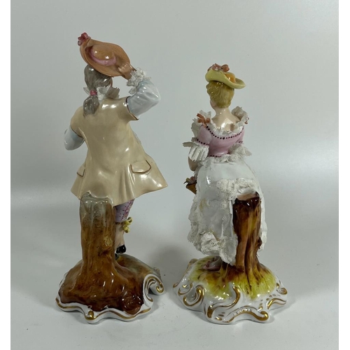 75 - A PAIR OF 19TH CENTURY VON SCHIERHOLZ DRESDEN LACE CONTINENTAL PORCELAIN FIGURES, HEIGHT 18CM