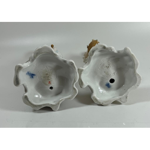 75 - A PAIR OF 19TH CENTURY VON SCHIERHOLZ DRESDEN LACE CONTINENTAL PORCELAIN FIGURES, HEIGHT 18CM