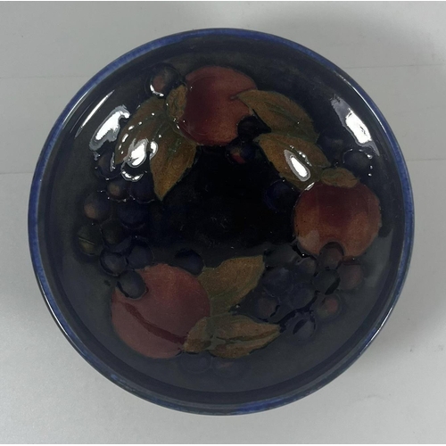 78 - A 1930S MOORCROFT ART DECO POMEGRANATE MINIATURE FOOTED BOWL, 3