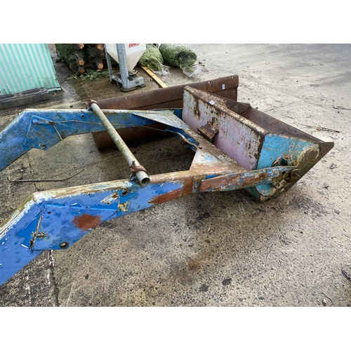 215 - FORE END LOADER BRACKETS AND BUCKET  & BRACKETS+  NO VAT