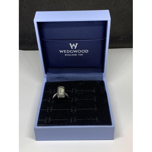 15 - A BOXED WEDGWOOD BLACK AND WHITE RING