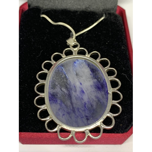 17 - A BOXED SILVER OVAL BLUE JOHN NECKLACE