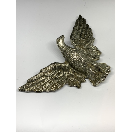 27 - AN AMERICAN EAGLE BELT BUCKLE