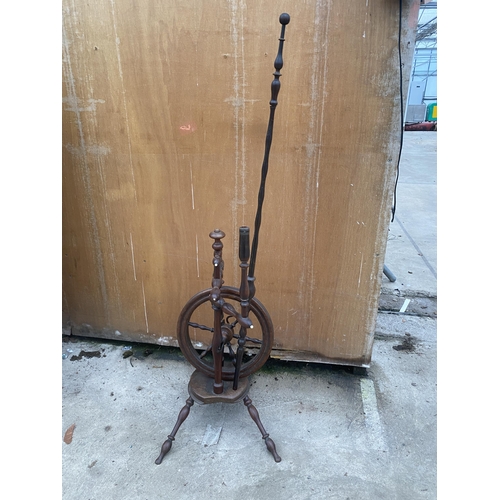 1509 - A VINTAGE MAHOGANY SPINNING WHEEL