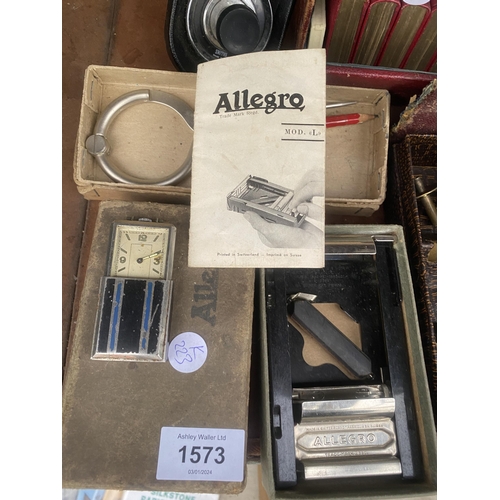 1573 - AN ASSORTMENT OF VINTAGE ITEMS TO INCLUDE AN ALLEGRO HONING MACHINE AND SHAKESPERE BOOKS ETC